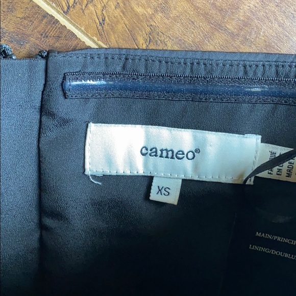 Cameo crop top - Picture 2 of 4